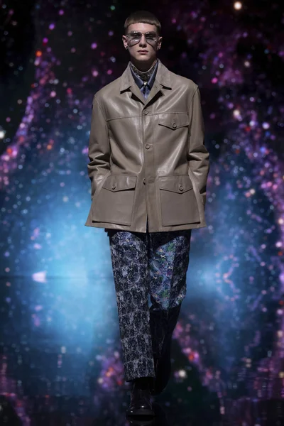 Look 28